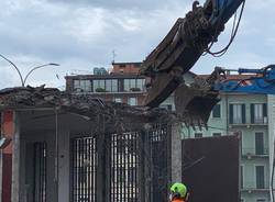 Demolizione palazzina “ex taxi” in zona stazioni Varese 