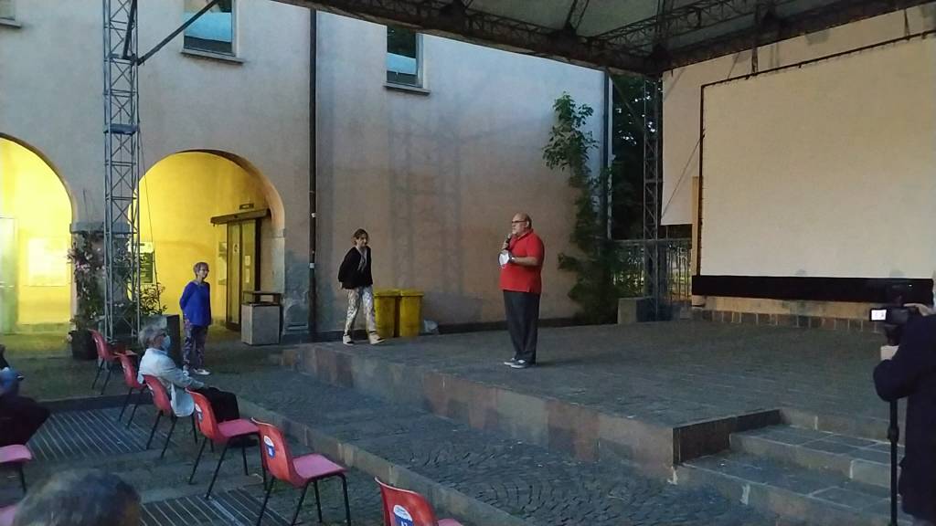 "Cinema sotto le stelle": entusiasmo per la prima serata dedicata ad Alberto Sordi 