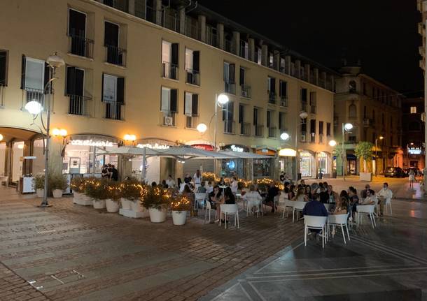 Giovedì in centro a Busto Arsizio, pochi negozi aperti