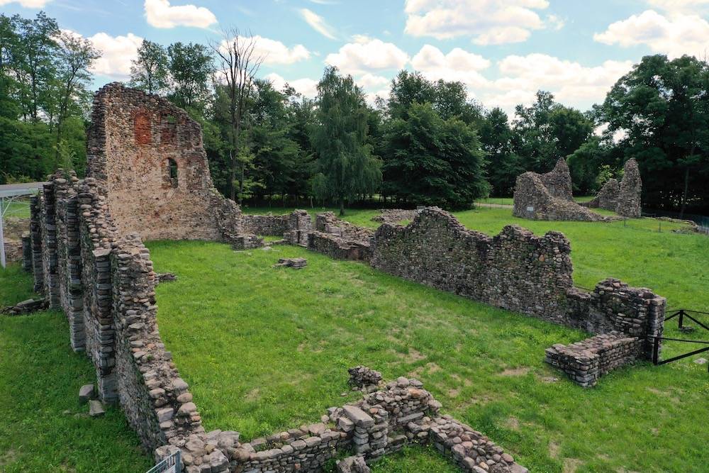 In volo con il drone sui beni archeologici del Varesotto