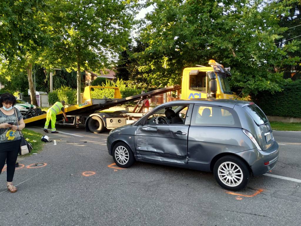 Incidente moto Caronno Pertusella 