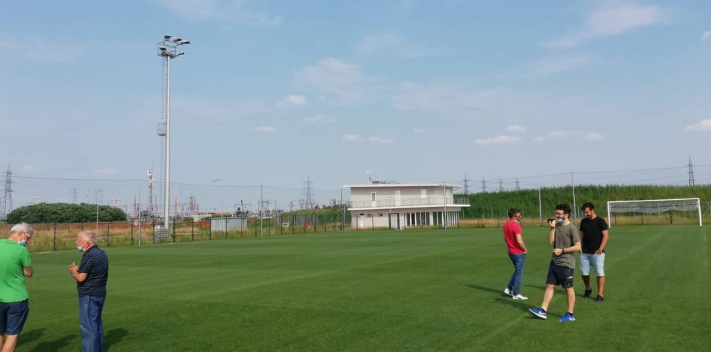 Lavori completati al nuovo centro sportivo di Cislago: il Cistellum calcio testa il campo