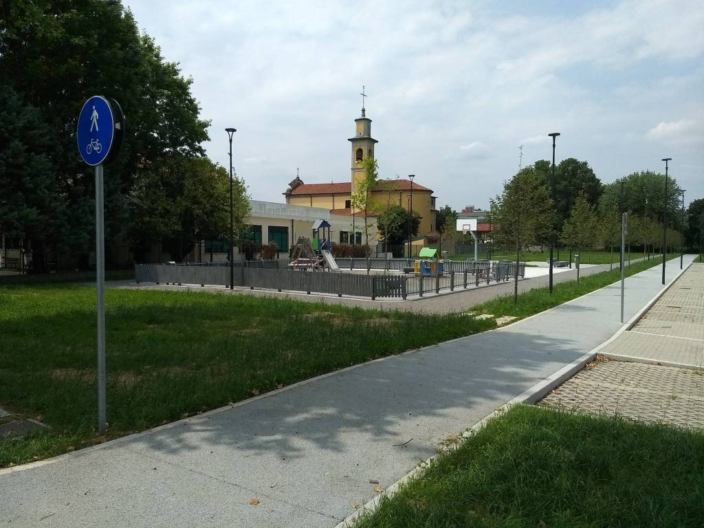 nuovo parcheggio frazione Valera Arese