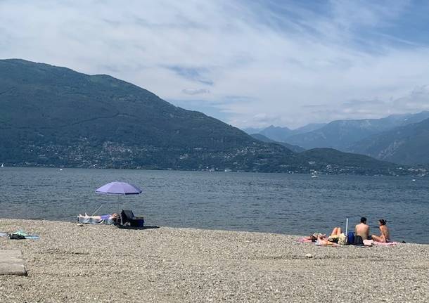 Zenna, lavori di sistemazione all\'arenile sulla spiaggia