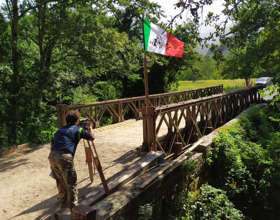 I genieri di Samarate ripristinano un ponte a Pontremoli