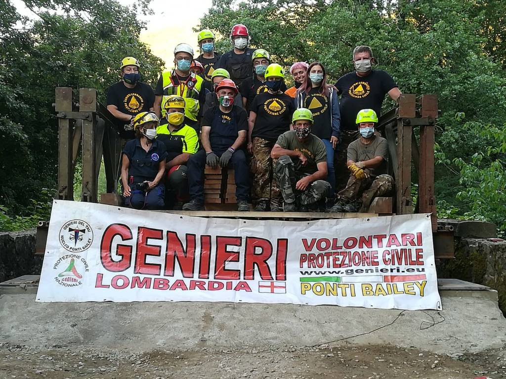 I genieri di Samarate ripristinano un ponte a Pontremoli