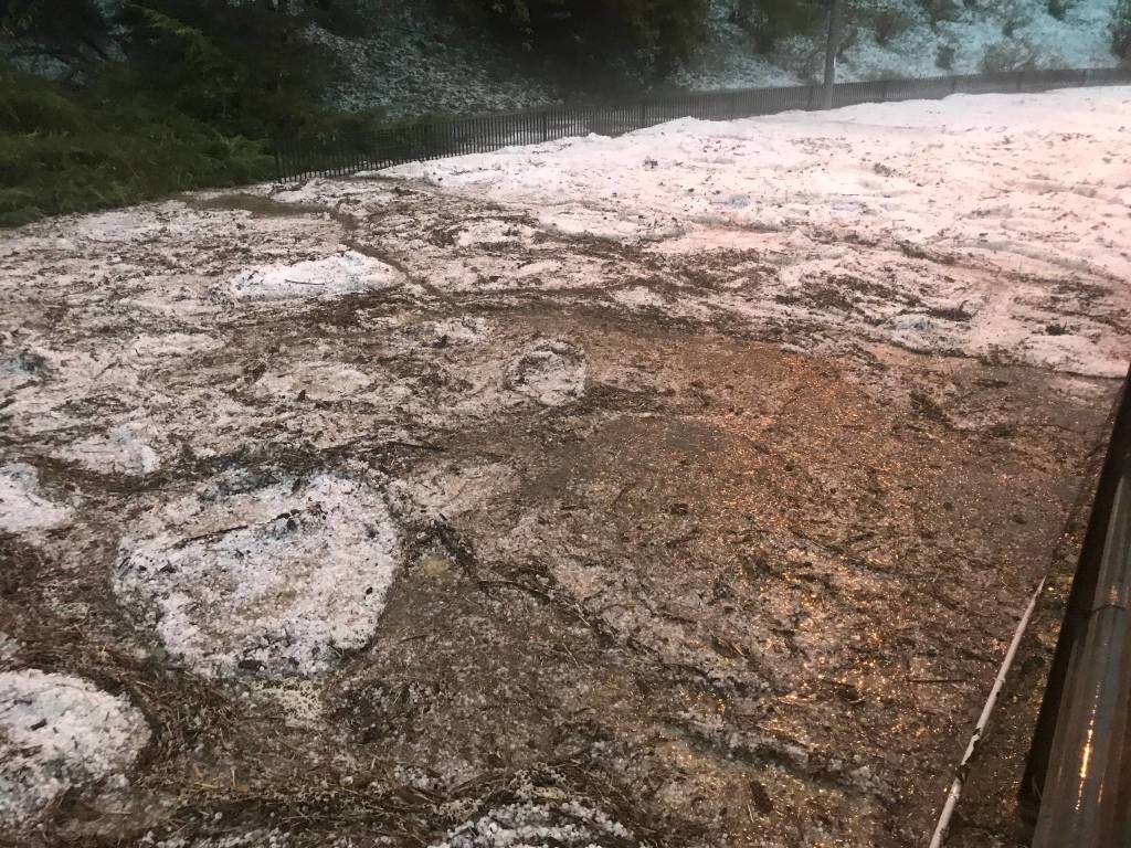 Tuoni, lampi e grandine: bomba d'acqua sul Saronnese