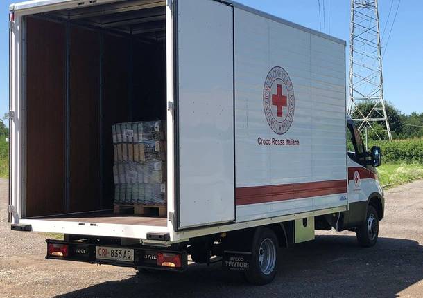 Maxi donazione di cibo al canile-rifugio di Uboldo: "Grazie alla Croce Rossa per il gesto d'aiuto"