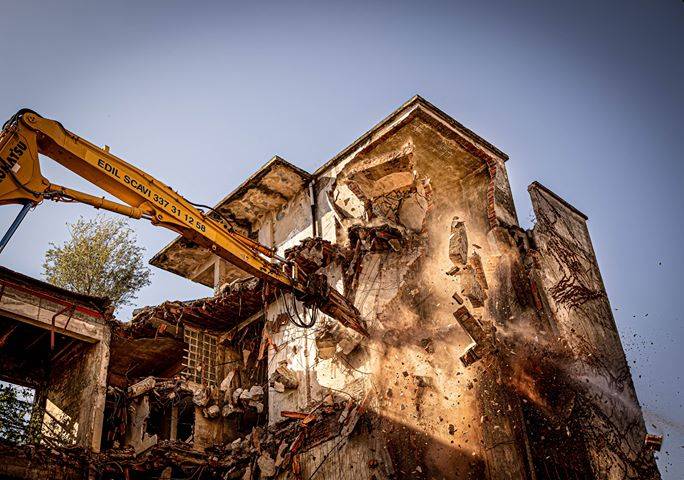 Saronno, la demolizione della "ex Cantoni" nelle foto del bravissimo Luigi Palma
