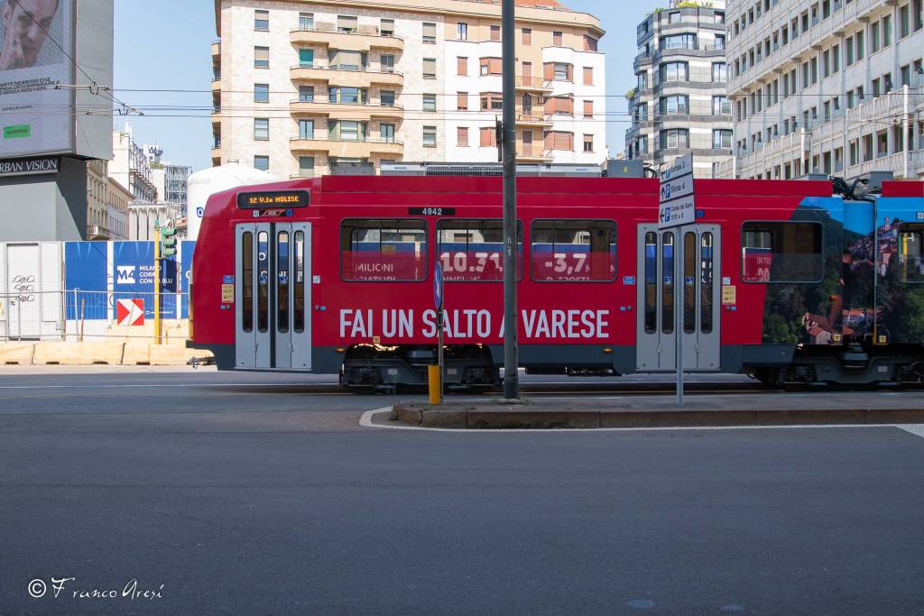 Sui tram di Milano "Fai un salto a Varese"