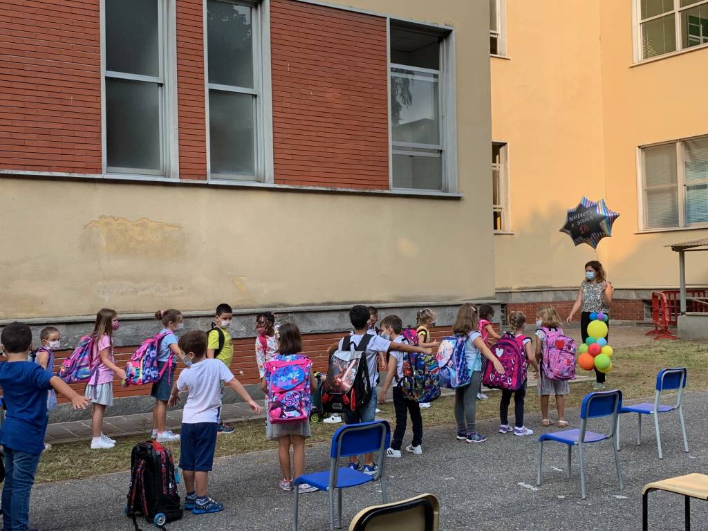 Il benvenuto ai primini della Scuola Elementare Bertacchi