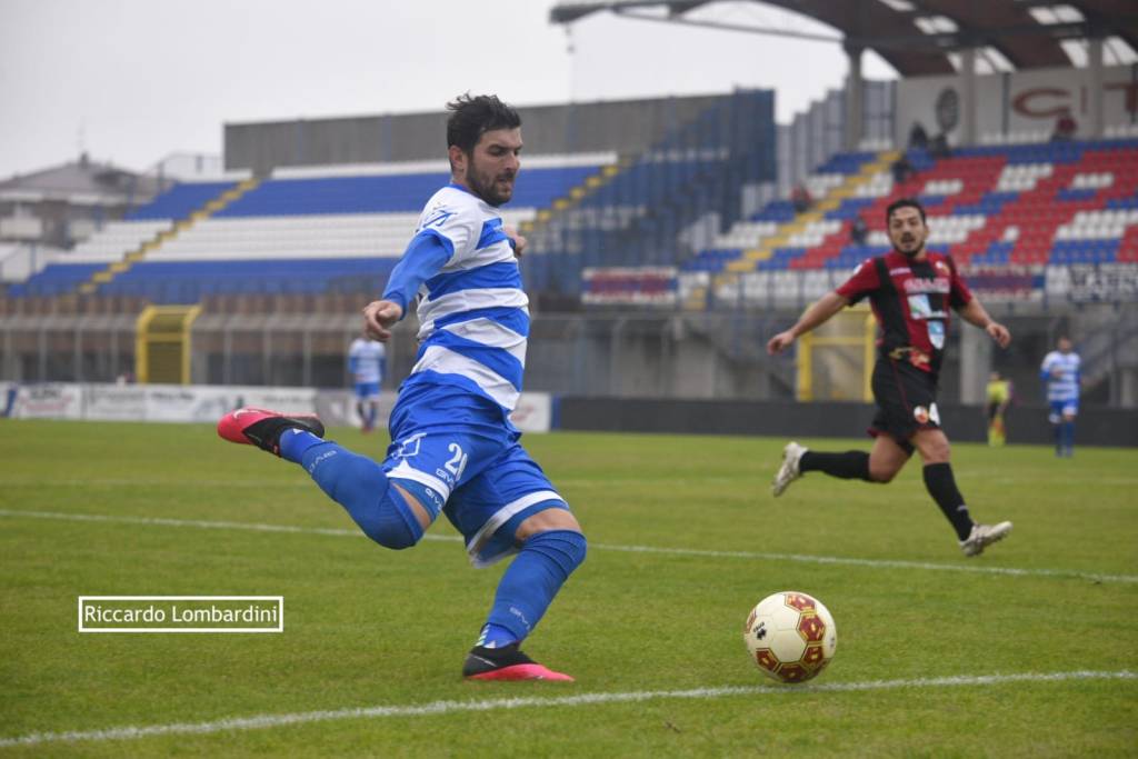 Calcio, Pro Patria - Lucchese