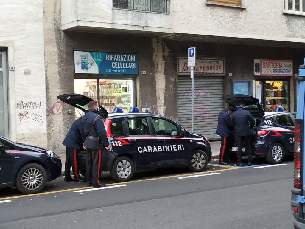 Saronno, il Collettivo Adespota protesta contro sgomberi e coprifuoco