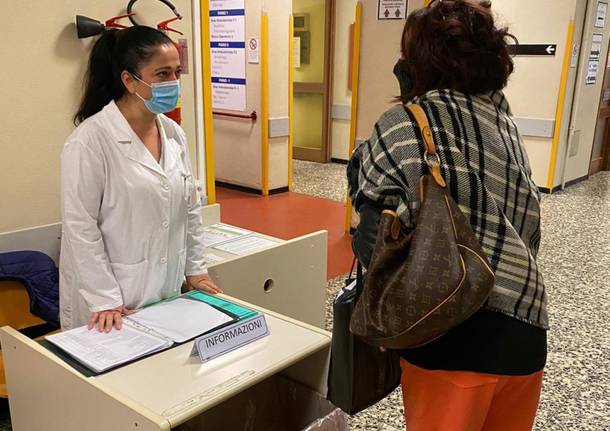 I volontari dell’accoglienza all’ospedale di Varese