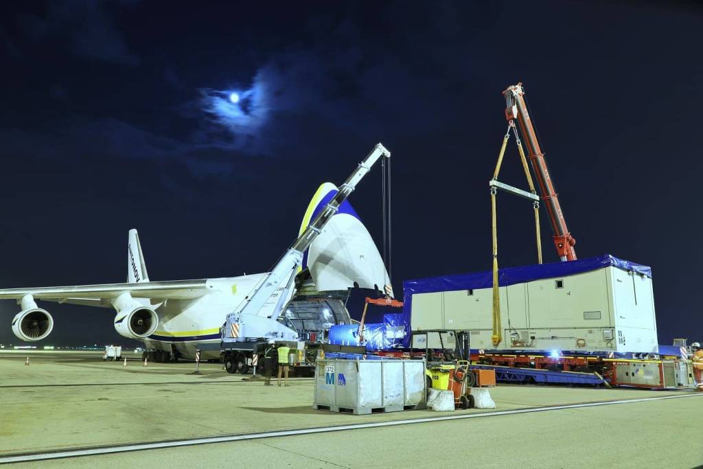 Antonov An-124-100