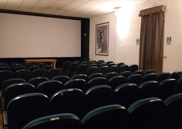 Filmstudio 90 sala varese cinema poltrone 