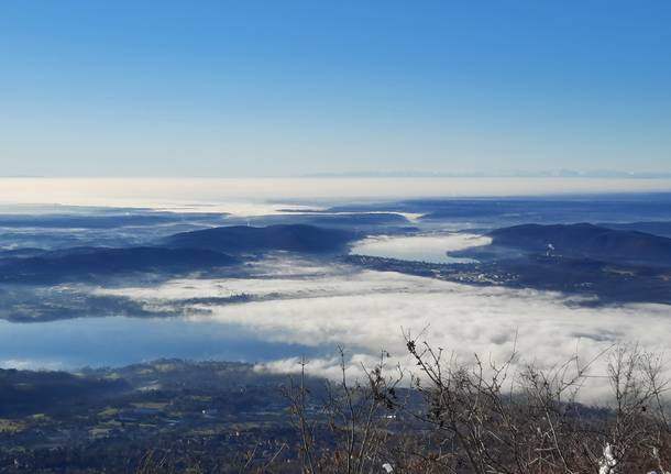 Ultime nebbie sui laghi