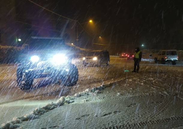 Jerago con Orago, la protezione civile e il varese4x4  collaborano per superare l\'emergenza neve