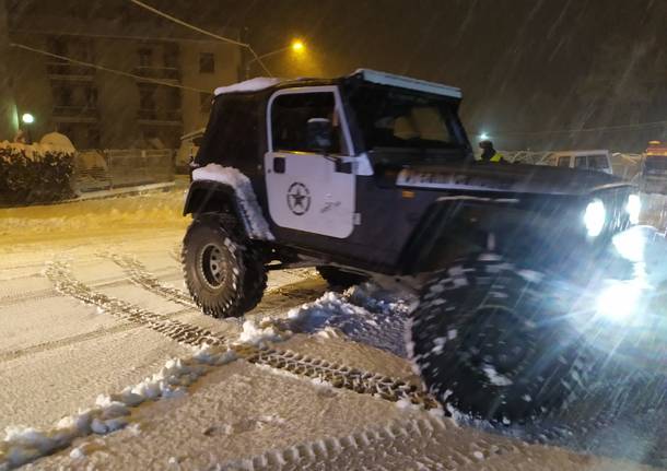 Jerago con Orago, la protezione civile e il varese4x4  collaborano per superare l\'emergenza neve