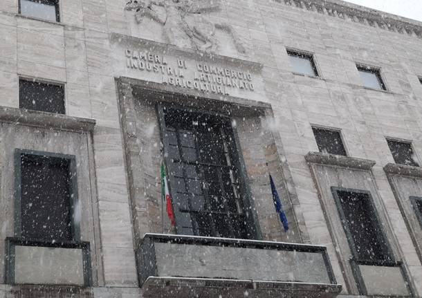 La neve a Varese, da piazza Monte Grappa al Sacro Monte