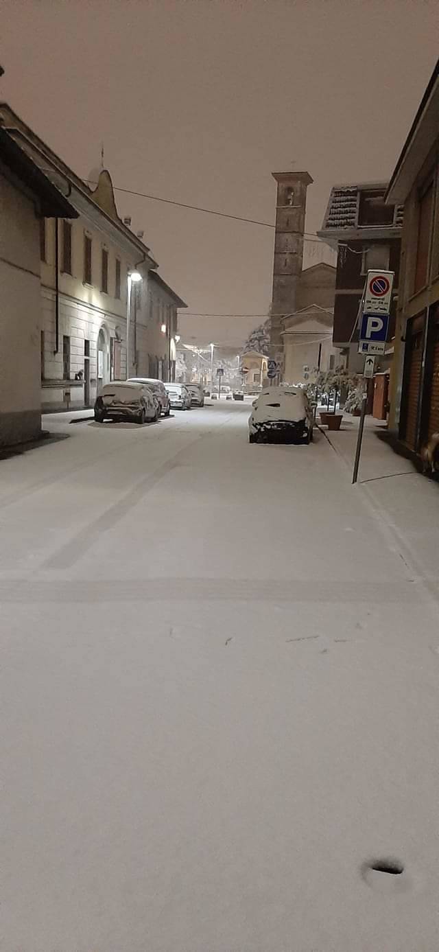 La neve imbianca i Comuni del Saronnese