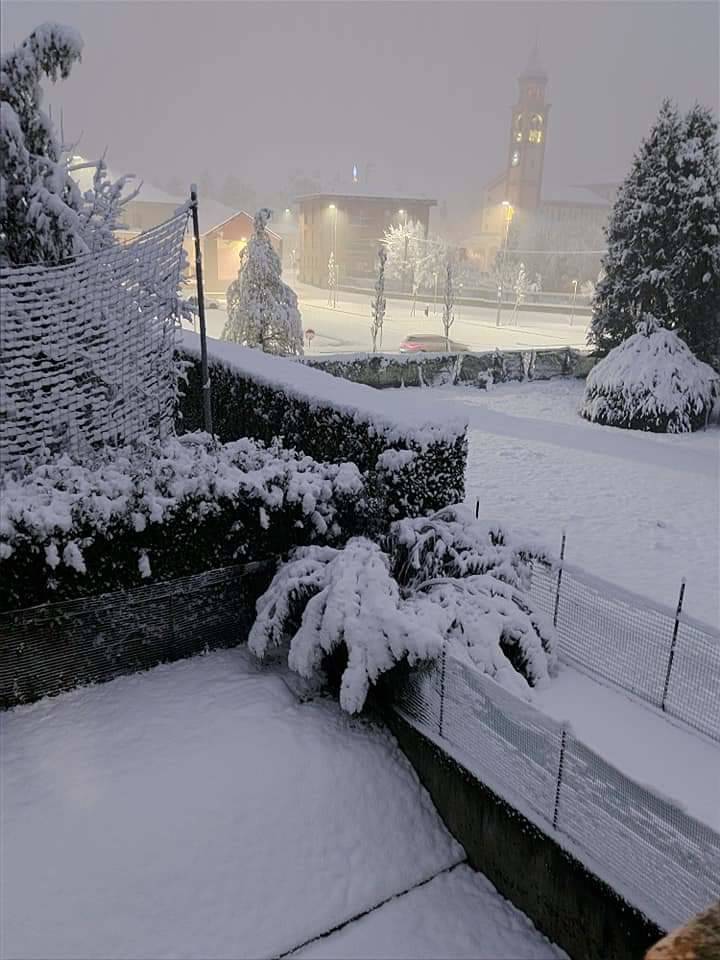 La neve imbianca i Comuni del Saronnese