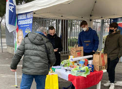 raccolta doni e generi alimentari con Fratelli d'Italia e Gioventù Nazionale Alto Milanese