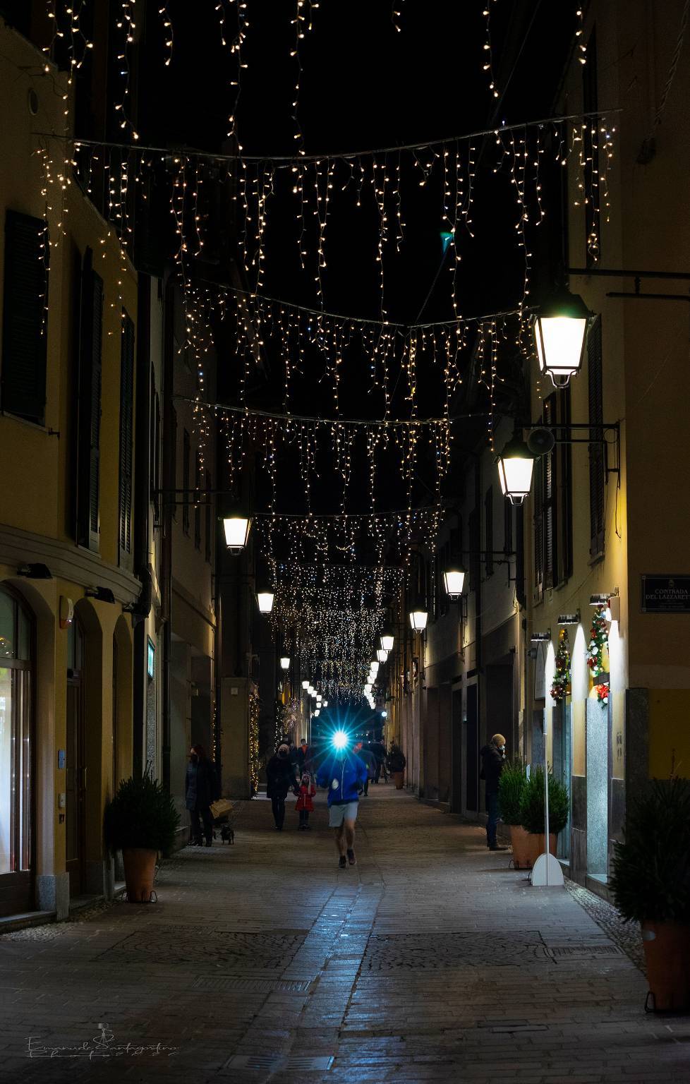 Saronno, la magia del Natale tra lucine e atmosfera di festa