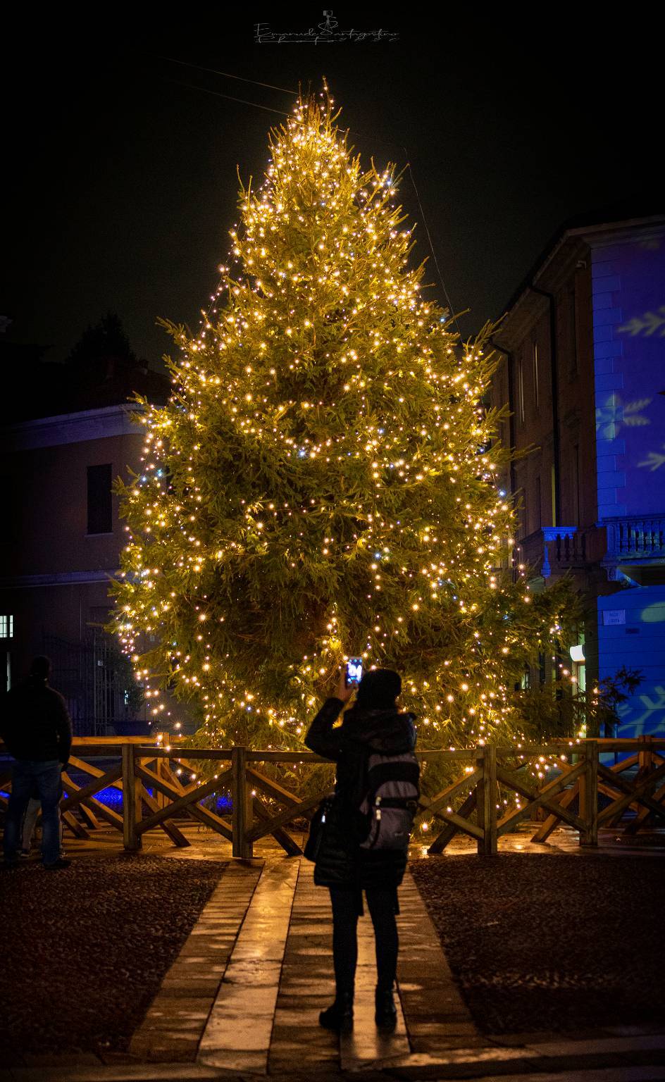 Saronno, la magia del Natale tra lucine e atmosfera di festa