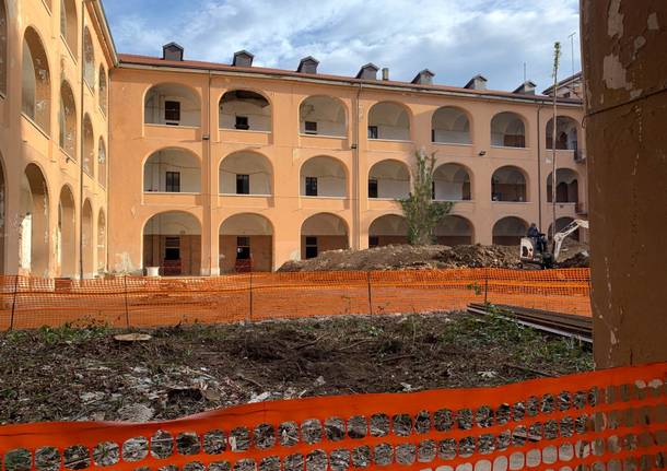 Fontana in visita al cantiere dell'ex caserma Garibaldi