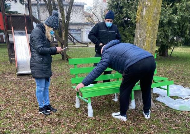 La panchina verde di Erica Mosca a Samarate