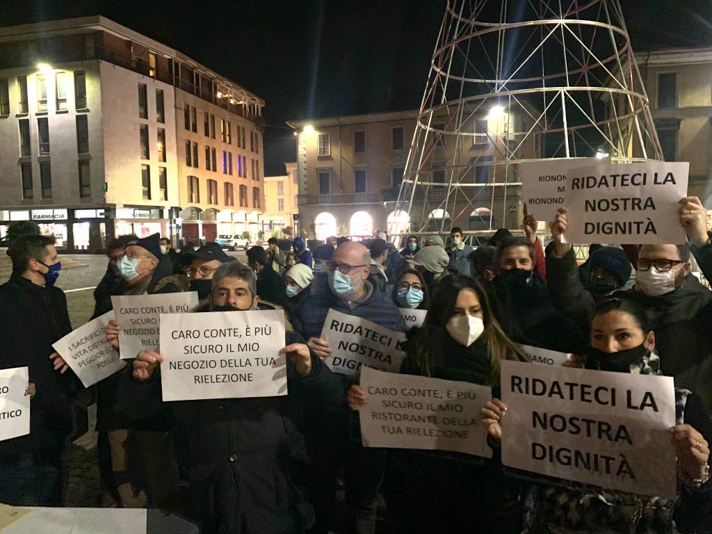 Protesta bar ristoranti Gallarate