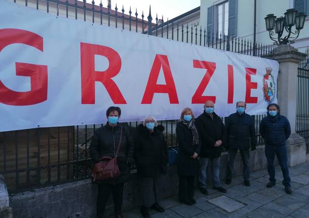 striscione grazie volontari castellanza