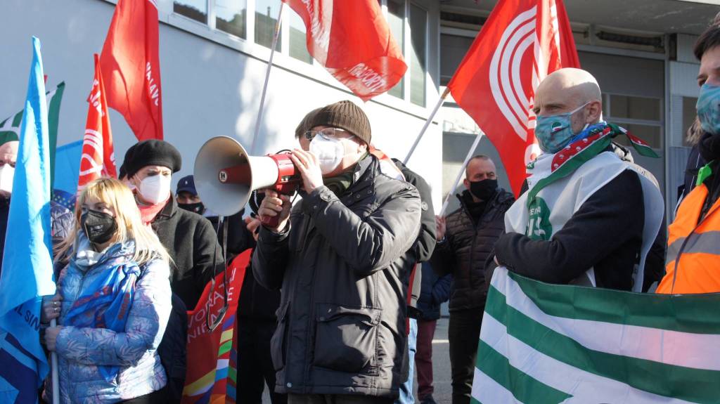 Chiusura Henkel di Lomazzo, i lavoratori: "Toglierci il lavoro significa toglierci la dignità"