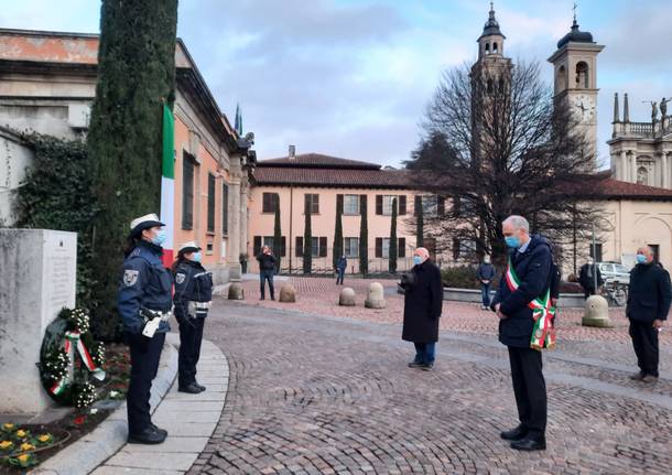 Giorno del Ricordo a Saronno, una corona d'alloro per caduti ed esuli