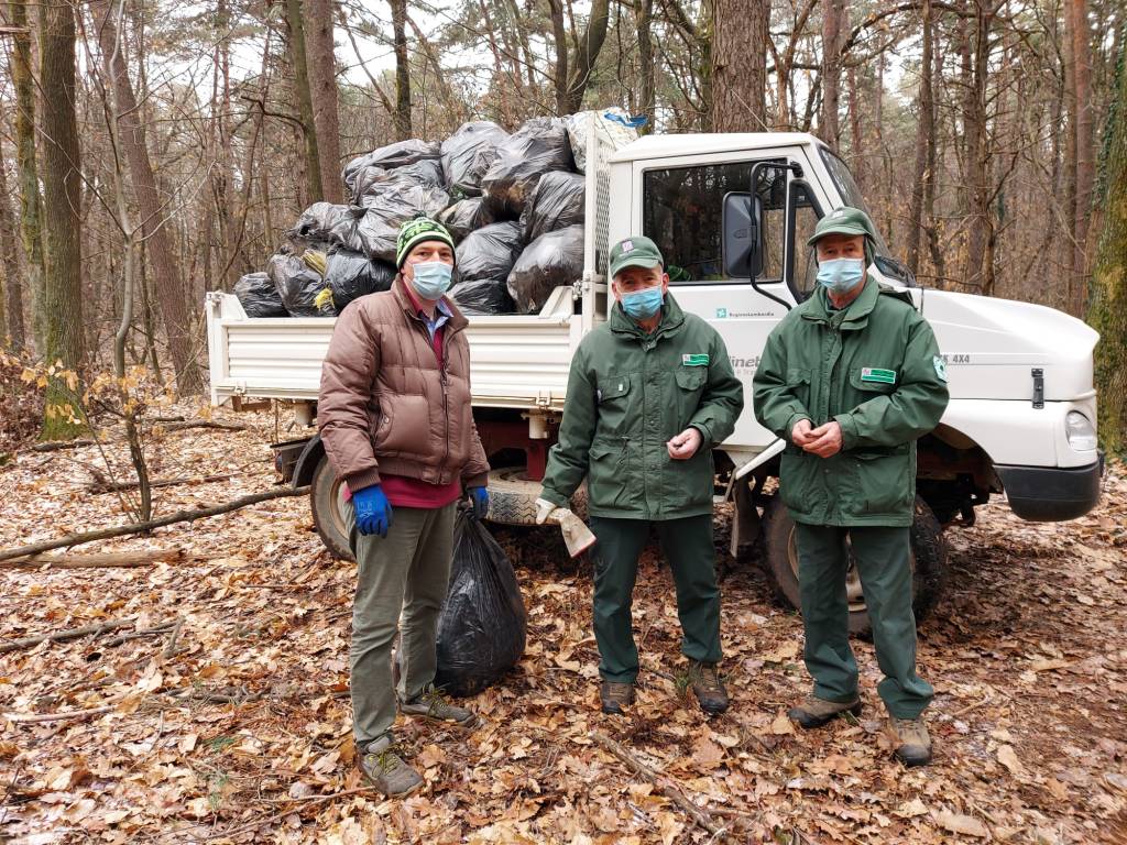 Guardie Ecologiche Volontarie e Parco ripuliscono il Piambosco