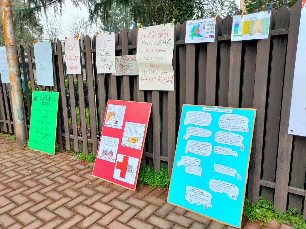 In piazza per difendere l'ospedale di Saronno