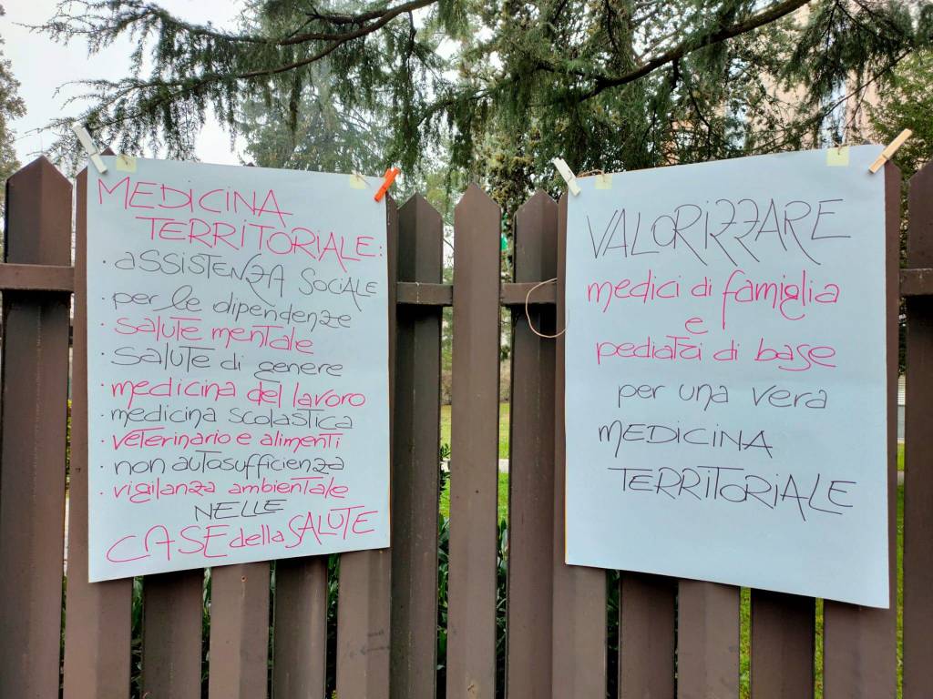 In piazza per difendere l'ospedale di Saronno