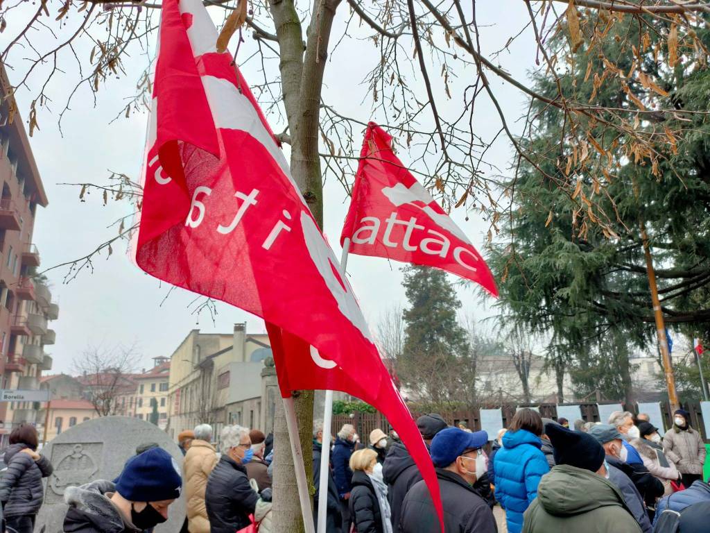 In piazza per difendere l'ospedale di Saronno