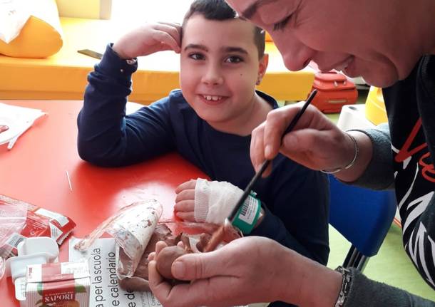 Laboratori creativi per i bimbi del Ponte del Sorriso, si crea con l’argilla