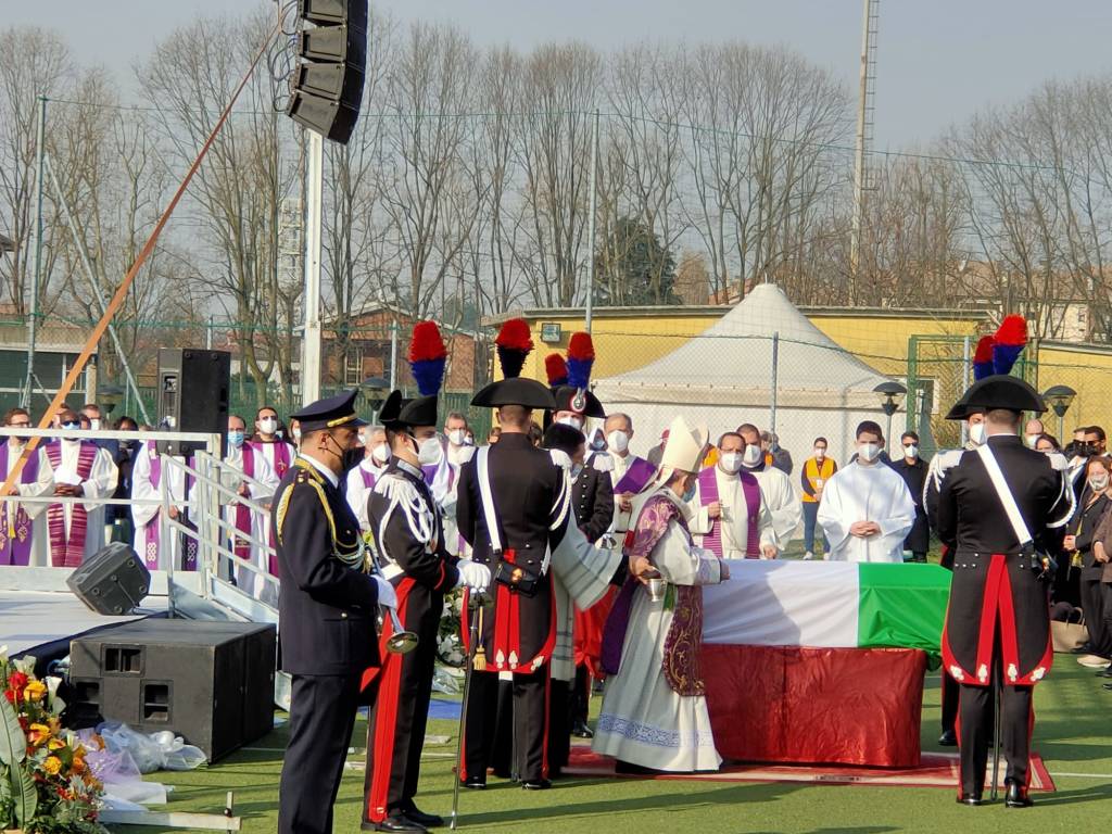 Limbiate dà l'ultimo saluto a Luca Attanasio, l'ambasciatore col sorriso