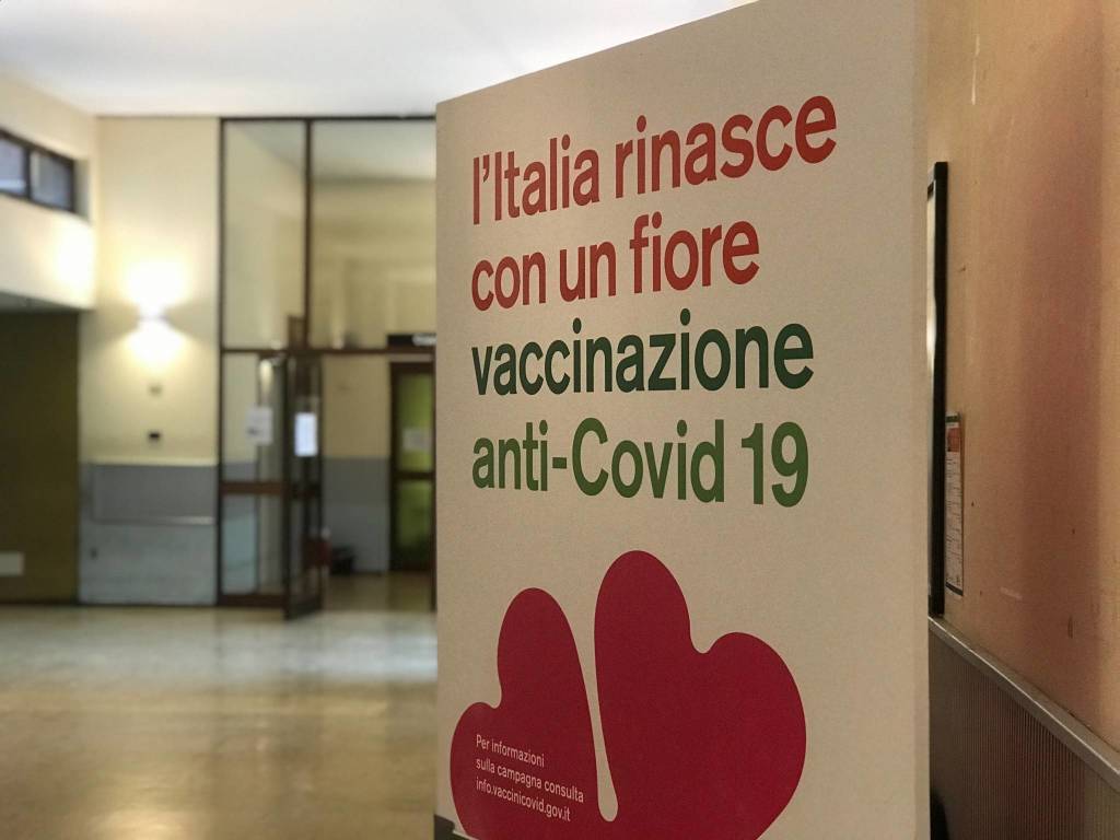 Ospedale di Saronno: al via la campagna vaccinale per gli over 80