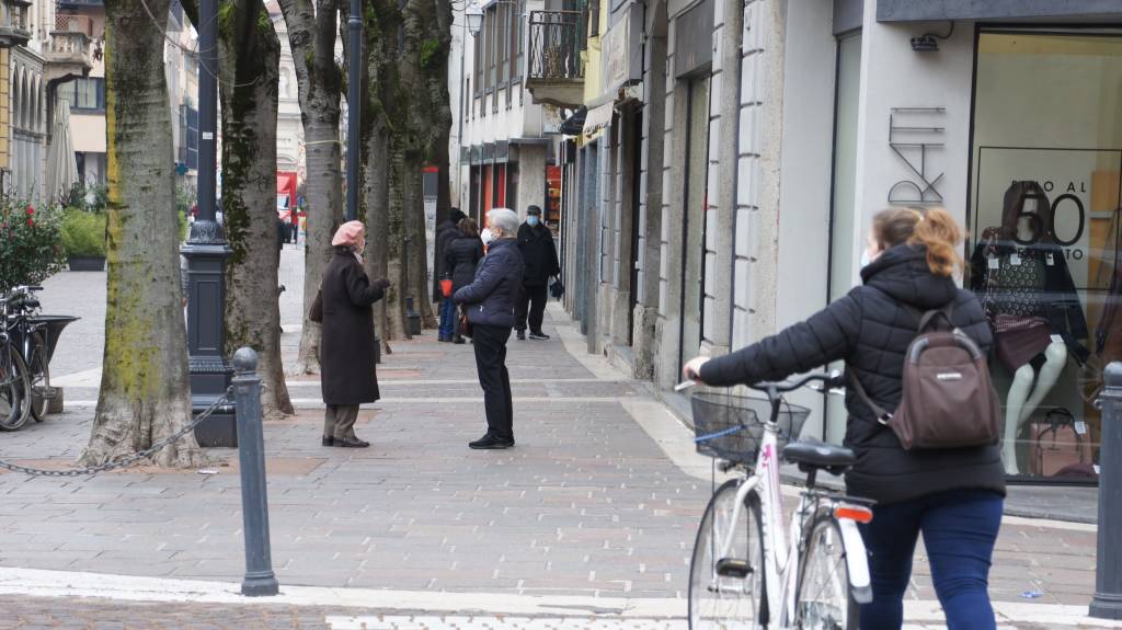 Saronno in zona gialla