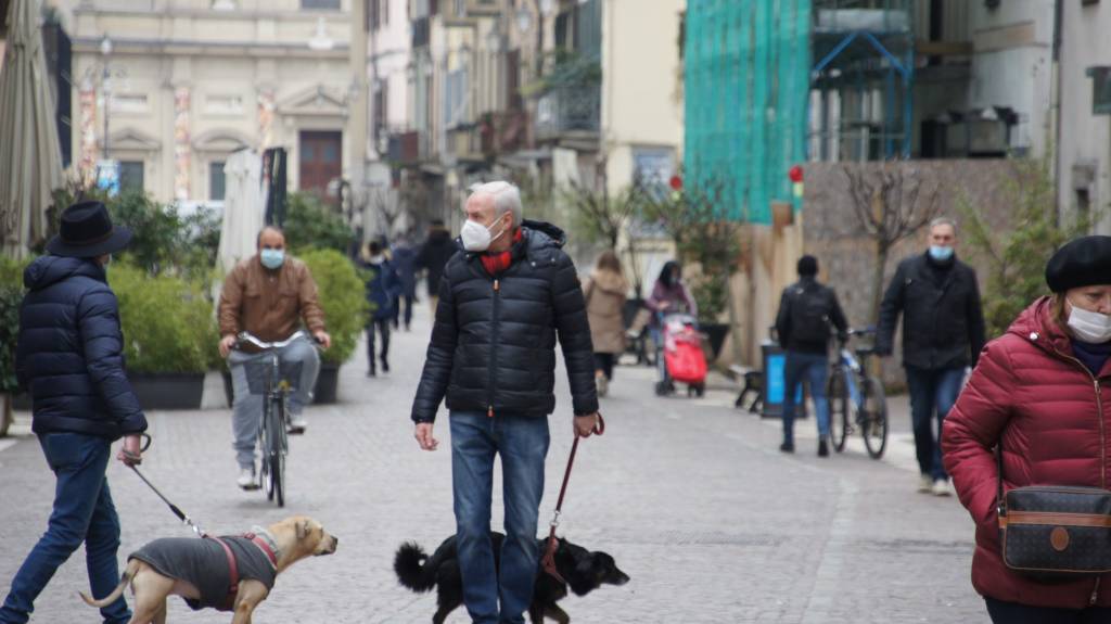 Saronno in zona gialla