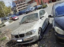 auto abbandonata sul Sempione a Legnano