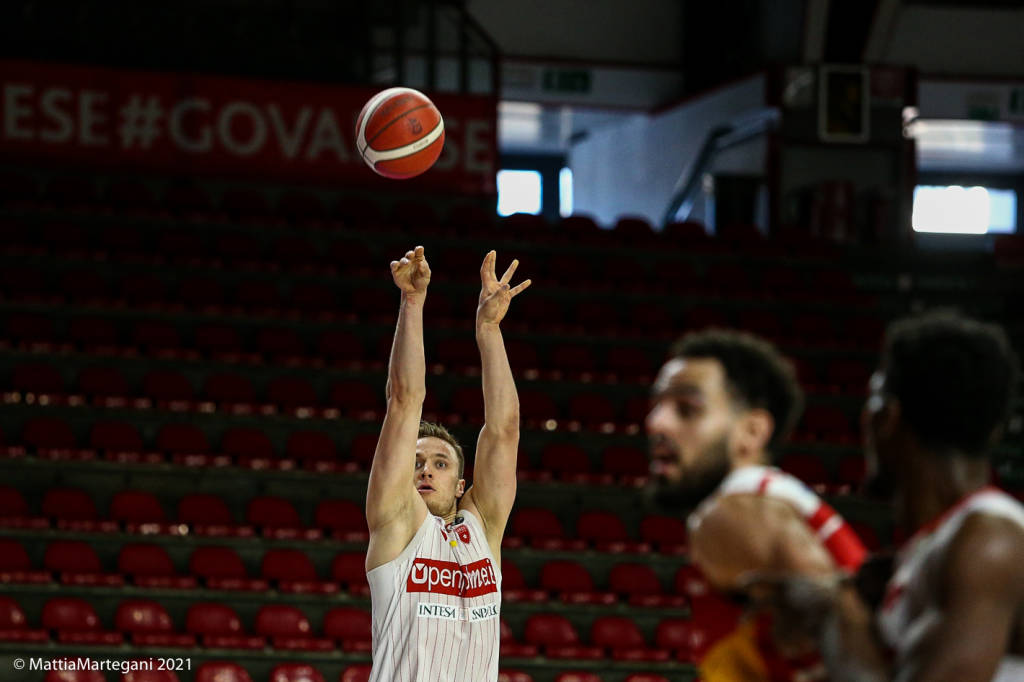 Openjobmetis Varese - Carpegna Prosciutto Pesaro 81-68