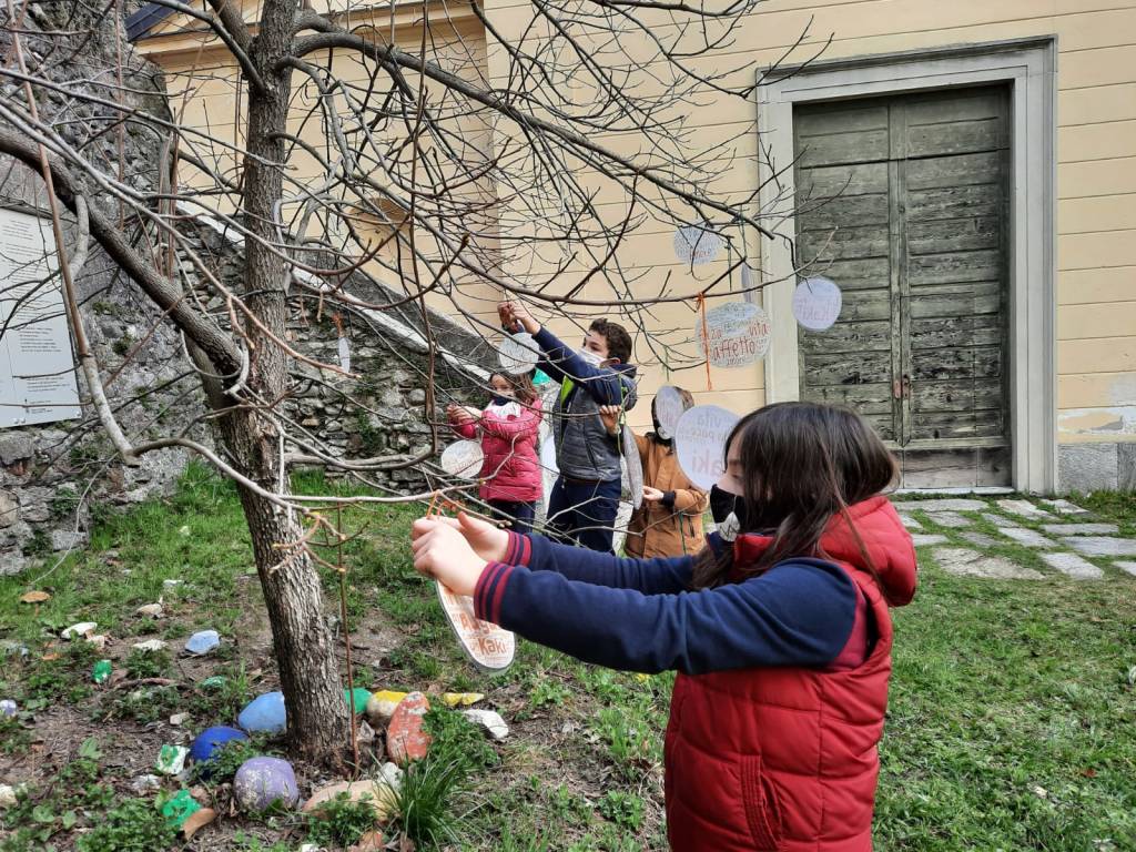 I messaggi di pace dei bambini per il 21° compleanno del Kaki di Casciago