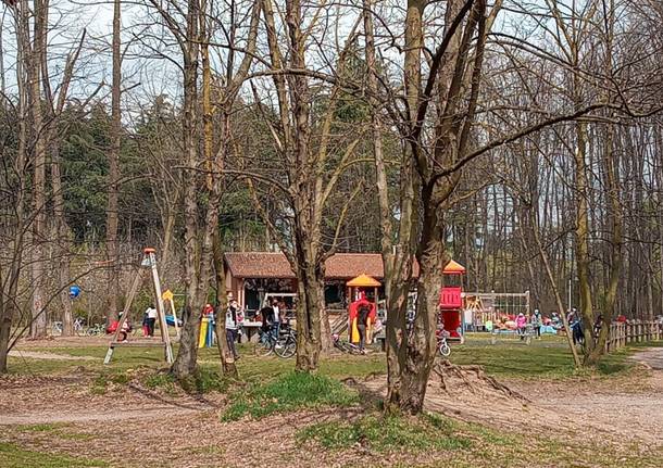 Parco Alto Milanese fuochi e affollamenti