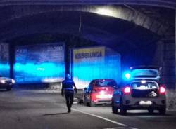 incidente polizia locale varese notte