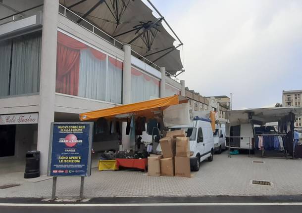 Mercato al teatro 